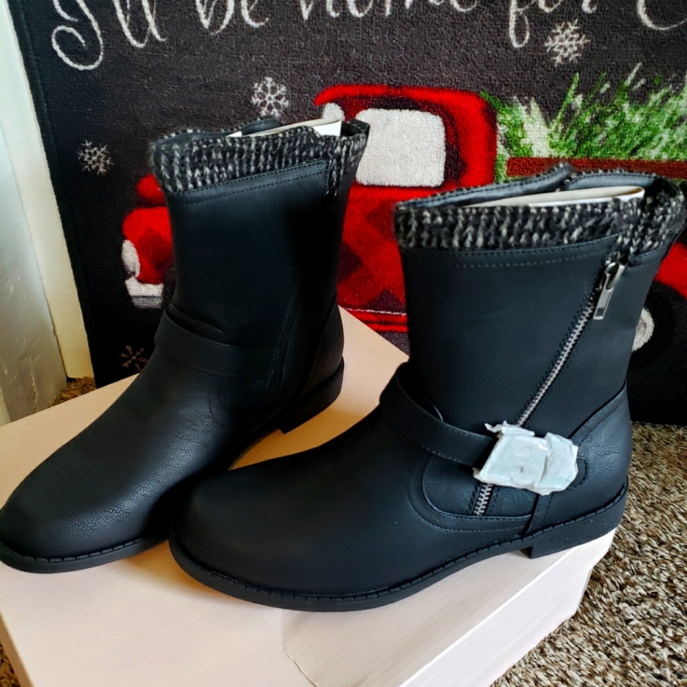 Size 9 black Just Fab boots new